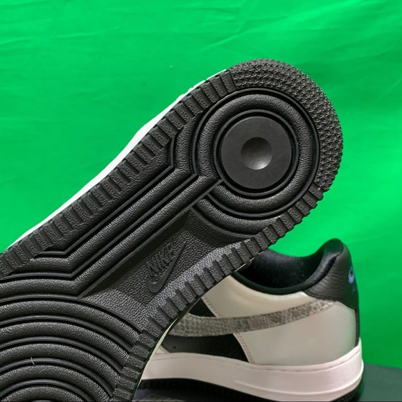 Nike Air Force 1 Silver Snake - New With Box - Picture 10 of 16